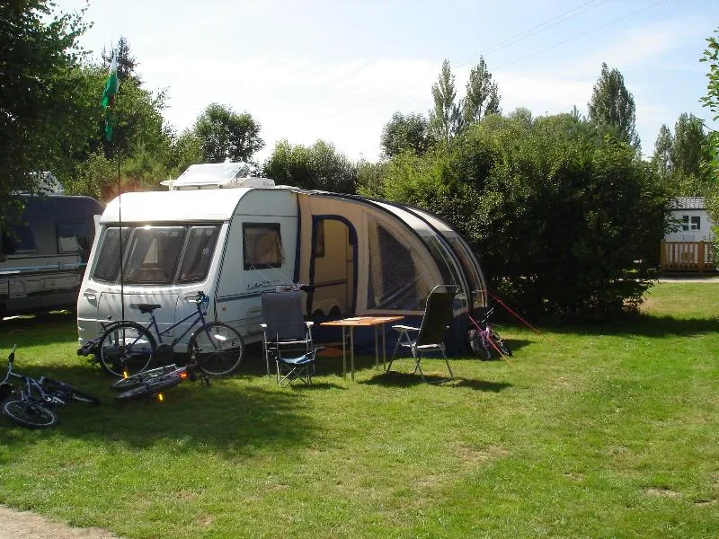 Emplacement Grand Confort Xl 120-150 M² (Branchement Eau + Assainissement + Electrique 10 Amp)