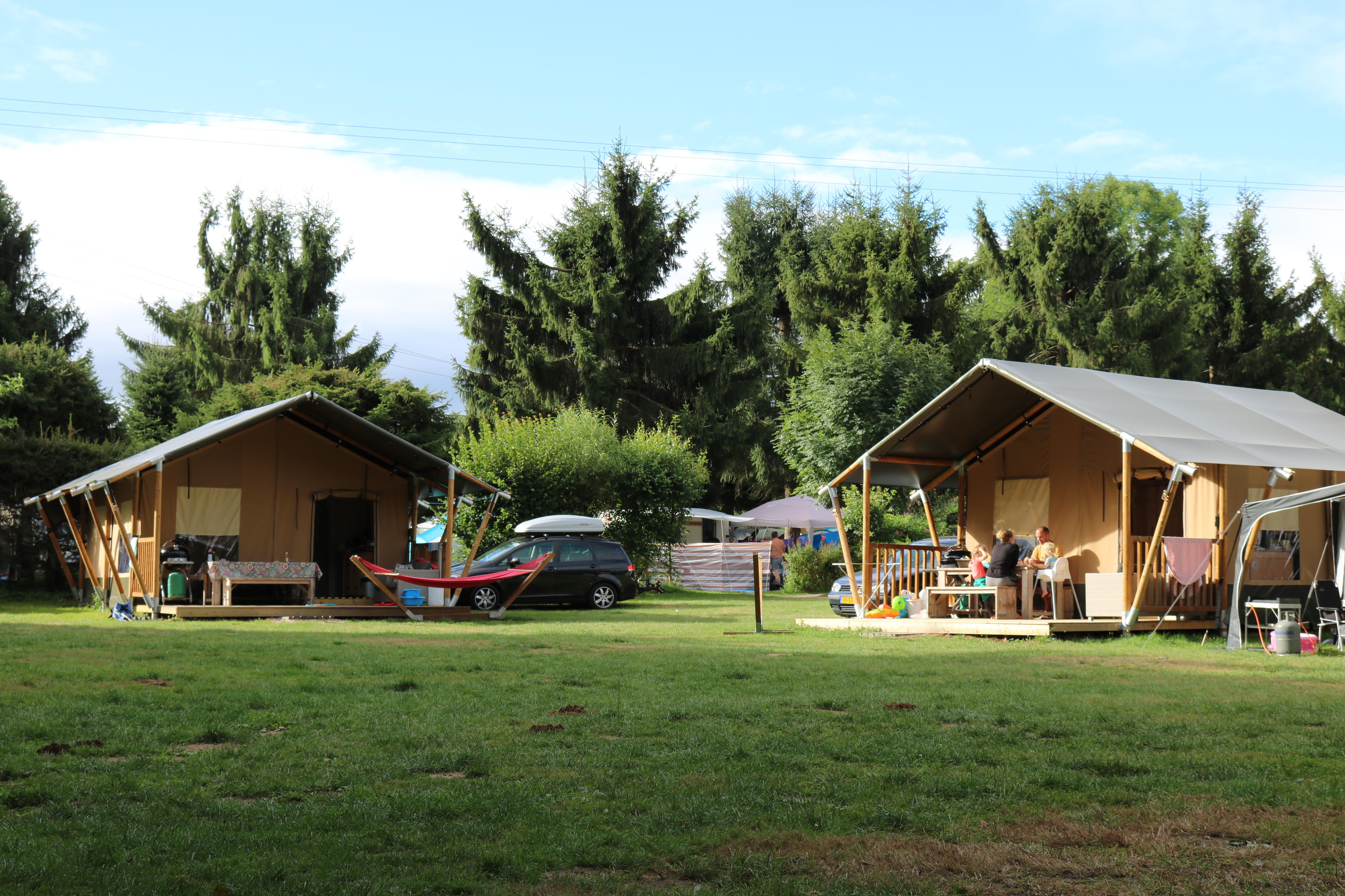 Accommodation - Safari Tent 35 M² With Wooden Terrace 2/5 Pers - Sites et Paysages Au Clos de la Chaume
