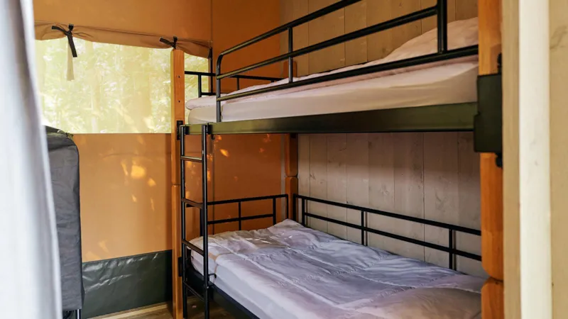 Tente Safari Villatent 35 M² Avec Terrasse Bois 2/5 Pers - Sans Sanitaires