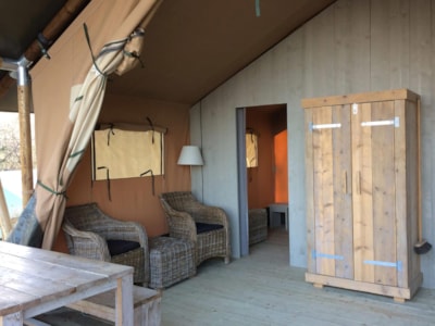 Safari Tent 35 m² with wooden terrace 2/5 pers - without sanitary facilities — 3