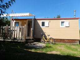 Accommodation - Mobil-Home Sapin 24 M² With Wooden Terrace - Sites et Paysages Au Clos de la Chaume