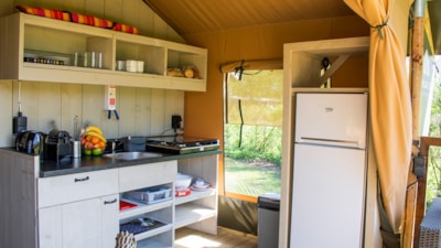 Safari Tent 35 m² with wooden terrace 2/5 pers -with water facilities — 8