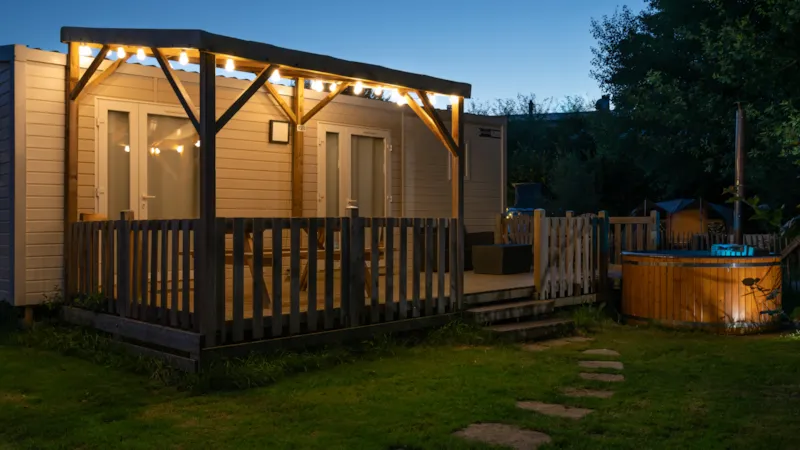 Bungalow Zen 30 M² Avec Bain Nordique Et Terrasse Bois Semi-Couverte