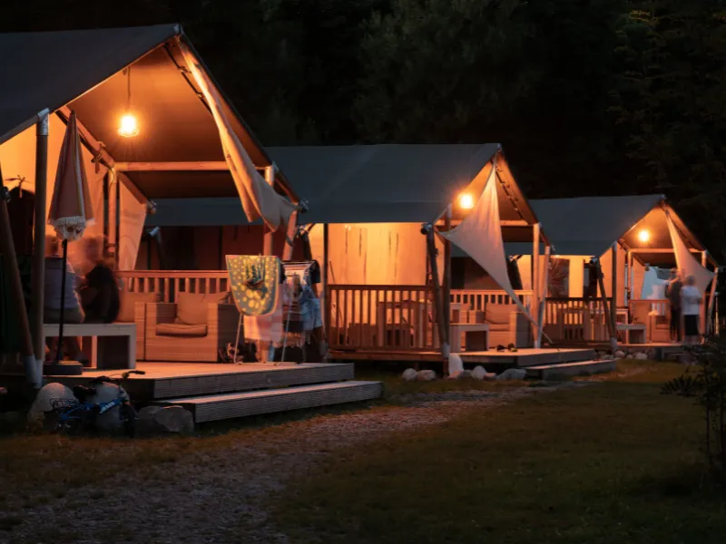 Tente Safari Villatent 35 M² Avec Terrasse Bois 2/5 Pers - Avec Sanitaires