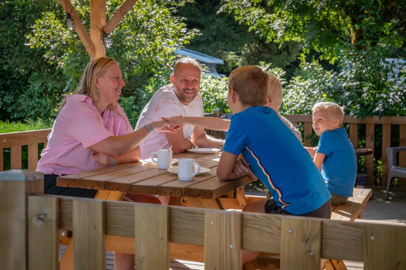 Bungalow Chêne 28 M² Avec Terrasse Bois Semi-Couverte