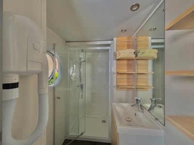 COTTAGE PRESTIGE - 3 Bedrooms (with sheets/TV set) — 9