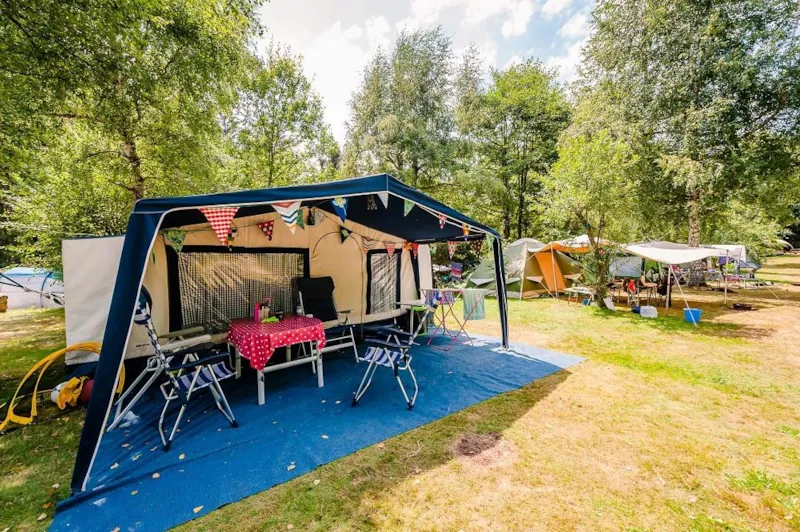 Forfait Confort (1 Tente, Caravane Ou Camping-Car / 1 Voiture / Électricité 10A)