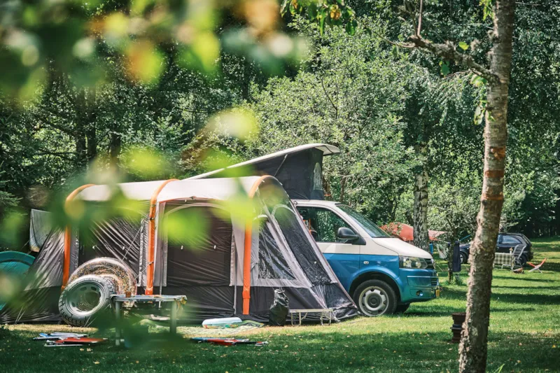 Forfait Confort (1 Tente, Caravane Ou Camping-Car / 1 Voiture / Électricité 10A)