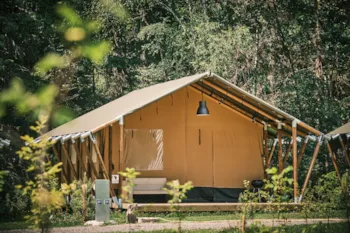 Stellplatz - Tente Safari 37M² - Flower Camping LA STENIOLE