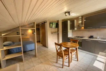 Mietunterkunft - Ferienwohnungen Standard - Flower Camping LA STENIOLE