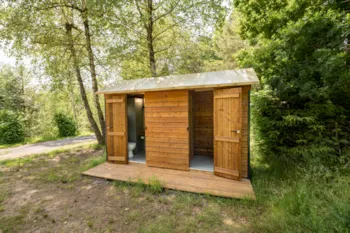 Stellplatz - Stellplatz Premium + Freecamp - Flower Camping LA STENIOLE