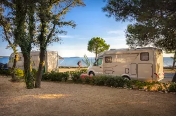 Stellplatz - Stellplatz Premium Meer - Maistra Camping Polari