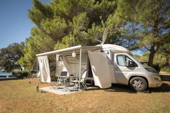 Stellplatz - Stellplatz Premium Meer - Maistra Camping Koversada Naturist