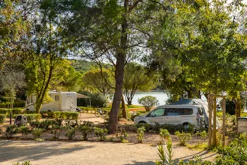 Stellplatz - Stellplatz Premium Meer - Maistra Camping Vestar