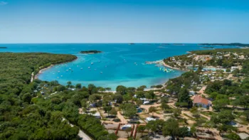 Stellplatz - Stellplatz Superior - Maistra Camping Vestar