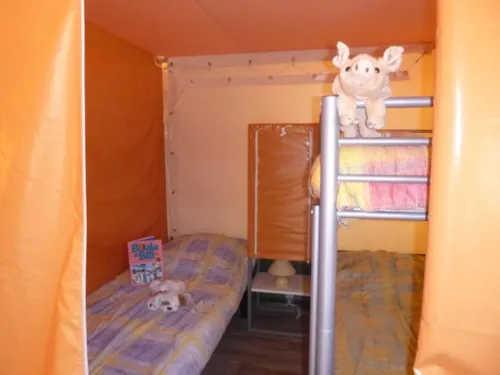 Location - Bengali Toilé 25M² Standard (2Ch - 5Pers.) (Sans Sanitaires) - image n°4 - Camping Les Paillotes en Ardèche