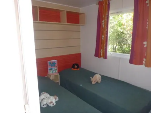 Location - Mobil-Home 27,5M² Standard (2Ch - 4/6Pers.) + Clim + Paillote Extérieure - image n°8 - Camping Les Paillotes en Ardèche