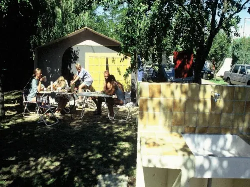 Emplacement - Forfait Confort - Emplacement Avec Électricité + Véhicule - image n°4 - Camping Les Paillotes en Ardèche