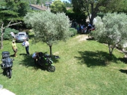 Stellplatz - Stellplatz : Zeltnaturpaket 2 Personen Ohne Fahrzeug (Technisch Nicht Möglich) - Flower Camping Les Paillotes en Ardèche