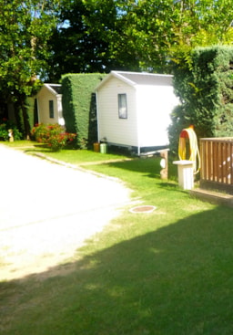 Location - Mobil-Home 30M² Confort (2Ch - 5/7Pers.) + Clim + Terrasse Couverte - Flower Camping Les Paillotes en Ardèche