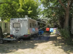  - XXL package - 2 people + vehicle + shade - Camping Les Paillotes en Ardèche