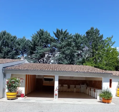 Emplacement - Forfait Xxl- 2 Personnes + Véhicule + Ombragé - image n°5 - Camping Les Paillotes en Ardèche