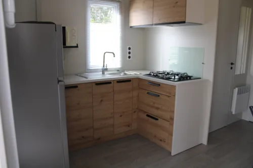 Location - Mobil-Home Family 30M² Confort (3Ch - 7Pers.) + Clim + Terrasse Couverte - image n°3 - Camping Les Paillotes en Ardèche