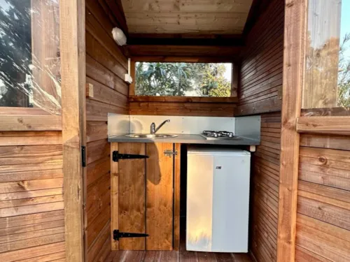 Emplacement - Forfait Premium Avec Sanitaire Individuel Et Coin Cuisine - image n°2 - Camping Les Paillotes en Ardèche