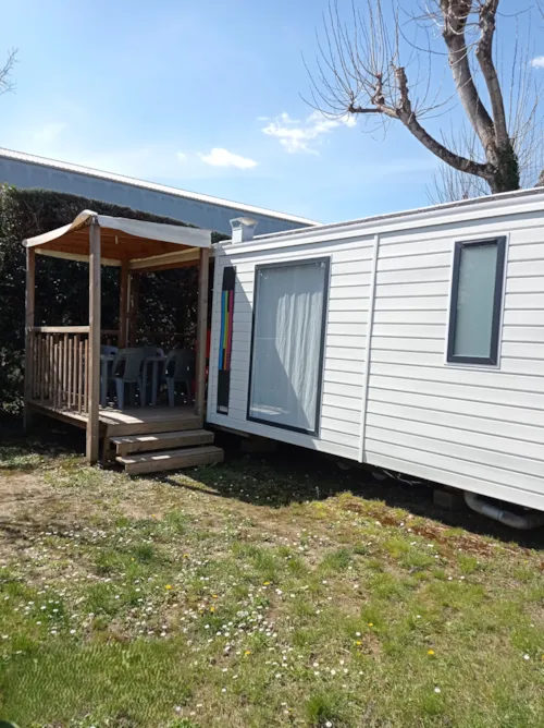 Location - Mobil-Home Family 32M² Premium (3Ch - 7Pers.) + Clim + Lv + Terrasse Couverte - image n°10 - Camping Les Paillotes en Ardèche