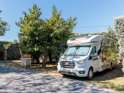 Emplacement - Forfait Confort - Emplacement Avec Électricité + Véhicule - image n°2 - Camping Les Paillotes en Ardèche