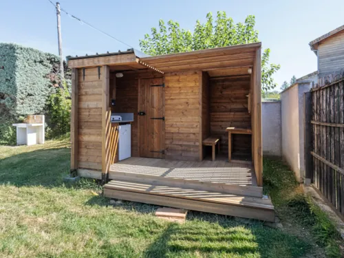 Emplacement - Forfait Premium Avec Sanitaire Individuel Et Coin Cuisine - image n°1 - Camping Les Paillotes en Ardèche