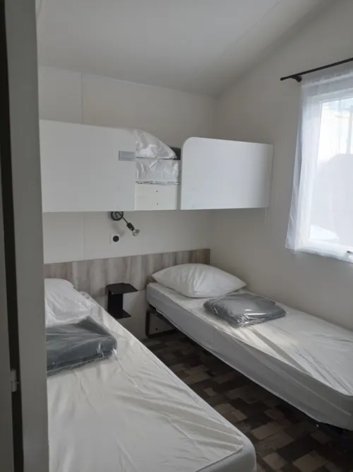 Accommodation - Mobile Home 30M² Comfort (2 Bedrooms - 5 People) + Air Conditioning + Covered Terrace - image n°7 - Camping Les Paillotes en Ardèche