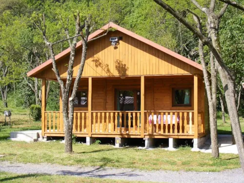 Mietunterkunft - Chalet 5 Personen 2 Schlafzimmer Klimatisiert Samstag/Samstag - image n°2 - Camping les Actinidias