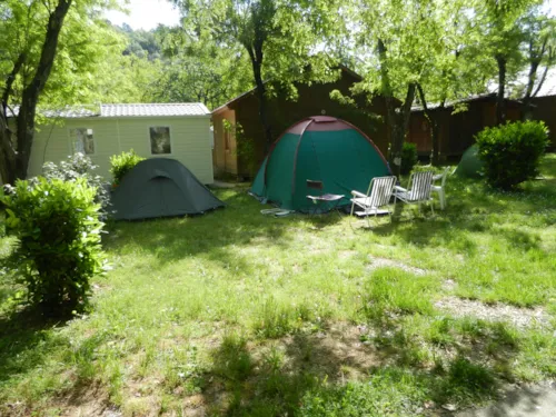 Stellplatz - Pauschale 2 Pers.+ Auto + Zelt Oder Wohnwagen + Strom - image n°3 - Camping les Actinidias