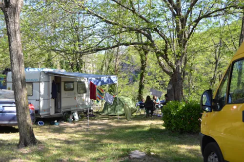 Pitch - Package 2 People + Car + Tent Or Caravan - image n°5 - Camping les Actinidias