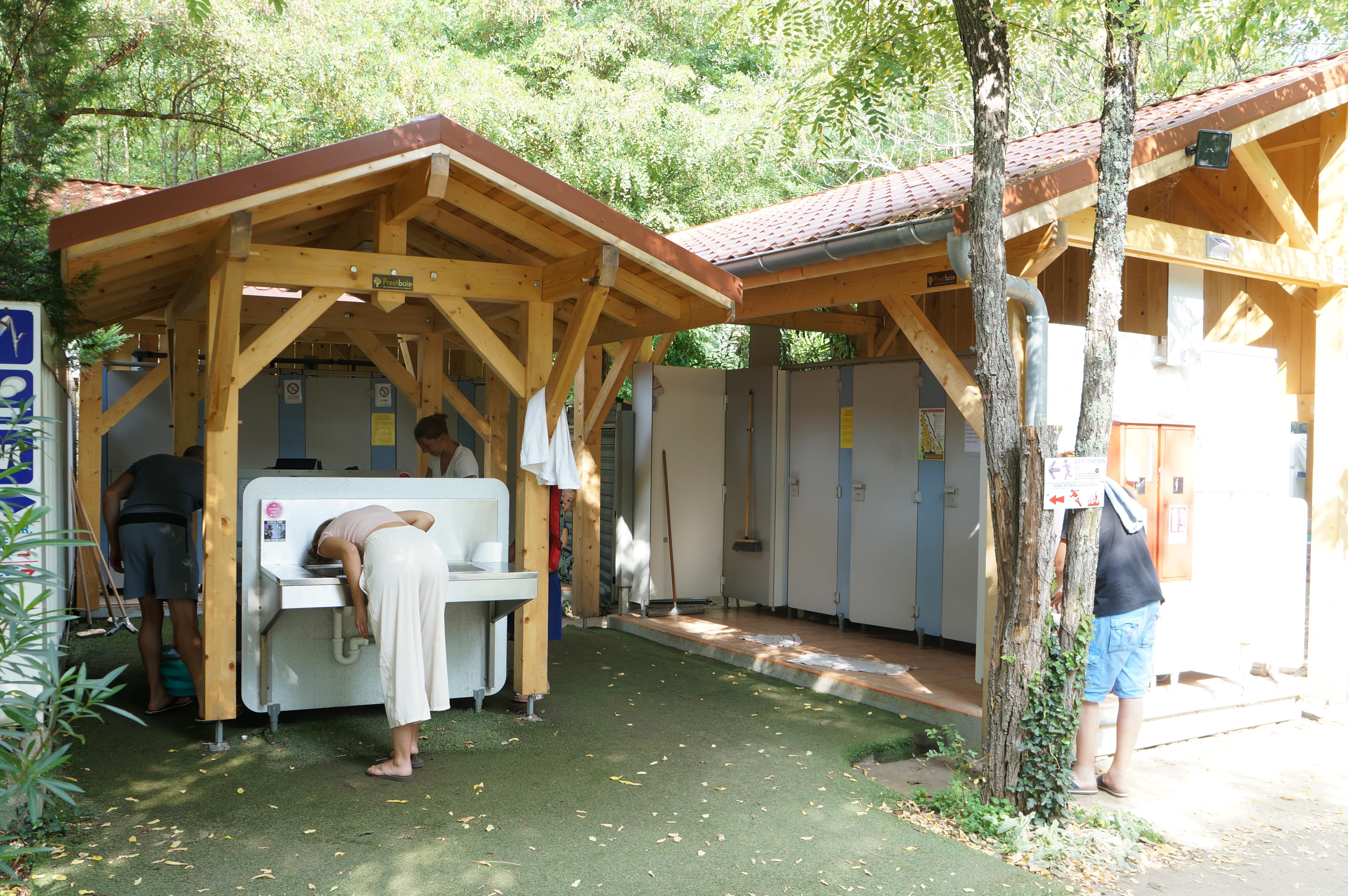 Services & amenities Camping Les Actinidias - Casteljau