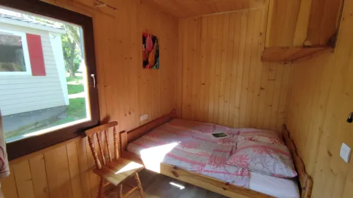 Mietunterkunft - Chalet 5 Personen 2 Schlafzimmer Klimatisiert Samstag/Samstag - image n°4 - Camping les Actinidias