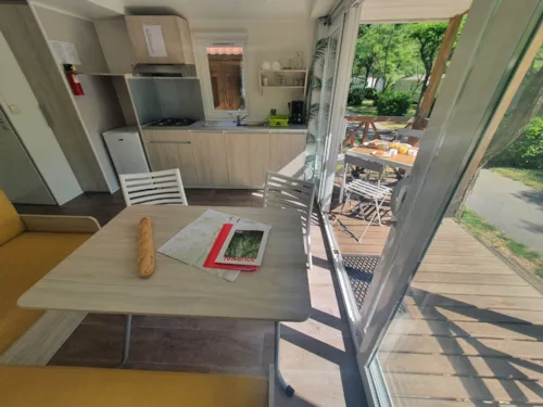 Accommodation - Mobile Home Evolution 33 Tp, 2 Bedrooms, Air-Conditioned Saturday / Saturday - image n°8 - Camping les Actinidias