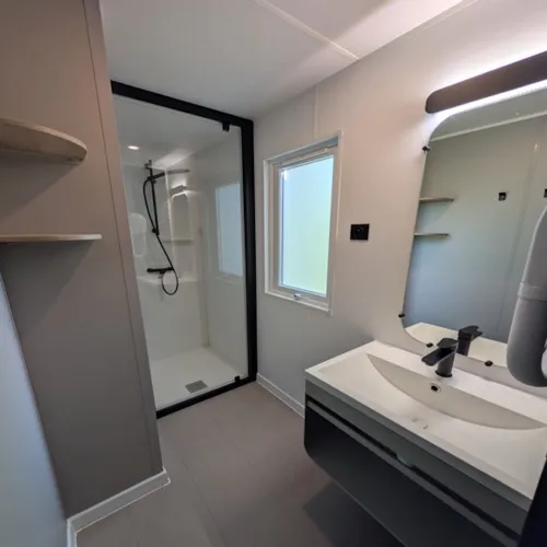 Mietunterkunft - Super Mercure Mobilheim 2 Schlafzimmer, Klimatisiert Samstag / Samstag 4 Personen - image n°5 - Camping les Actinidias