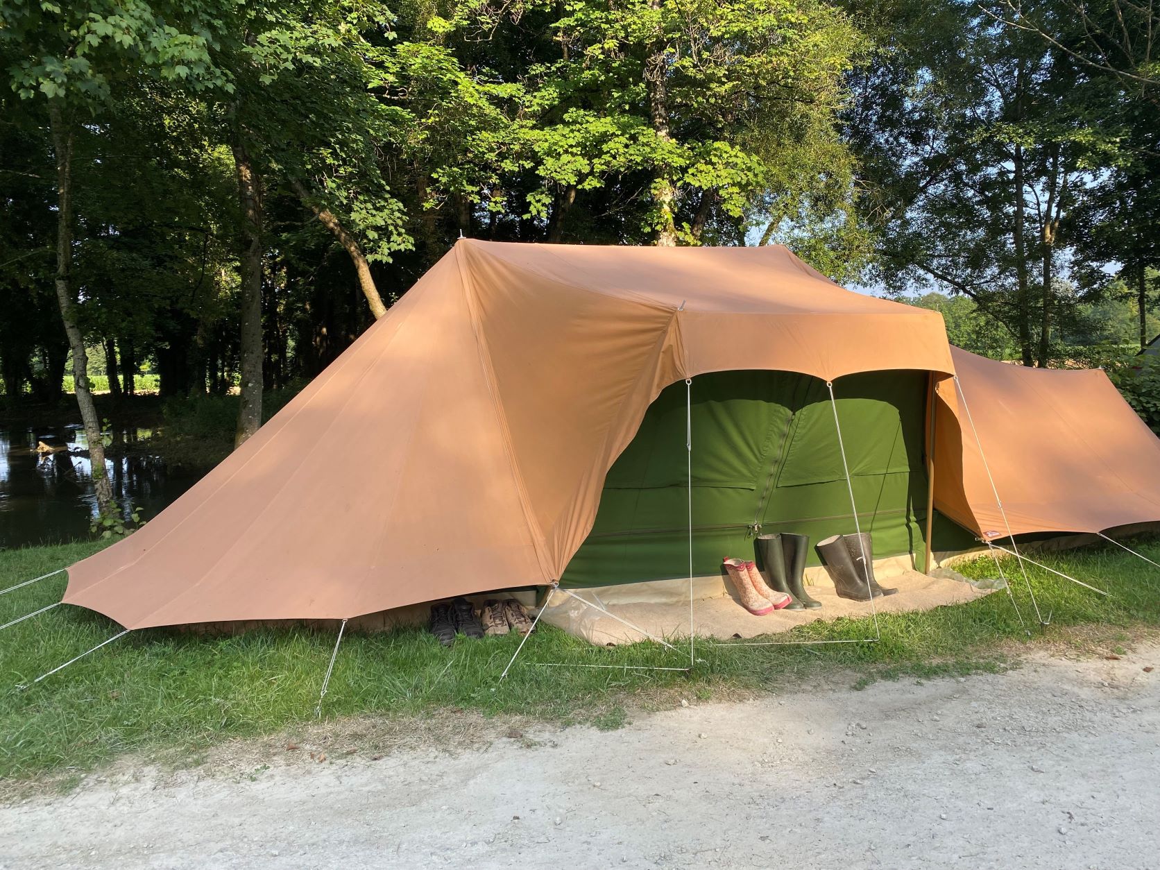 Nature Pitch : car + tent/caravan or camping-car without electricité