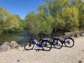 Stellplatz - Stellplatz Pauschale Wanderer Oder Radfahrer Mit Zelt - Camping du Buisson