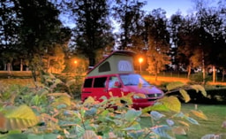Kampeerplaats(en) - Confort Standplaats: Voertuig + Tent/Caravan Of Kampeerauto + Elektriciteit - Camping du Buisson