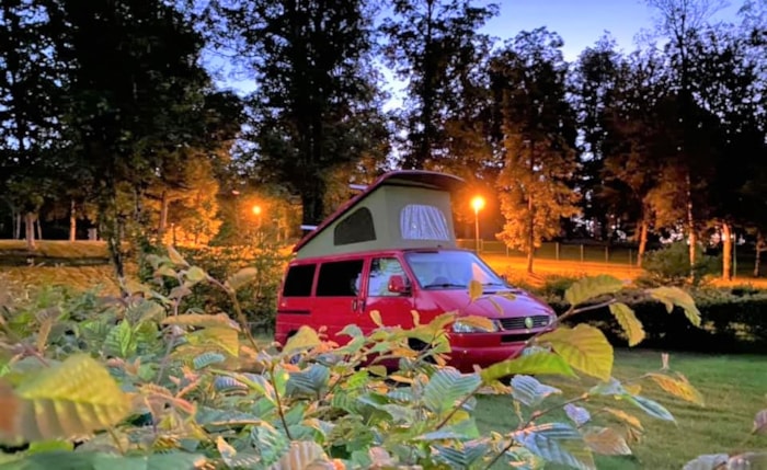 Forfait Confort : Emplacement + Voiture + Tente/Caravane Ou Camping-Car + Électricité