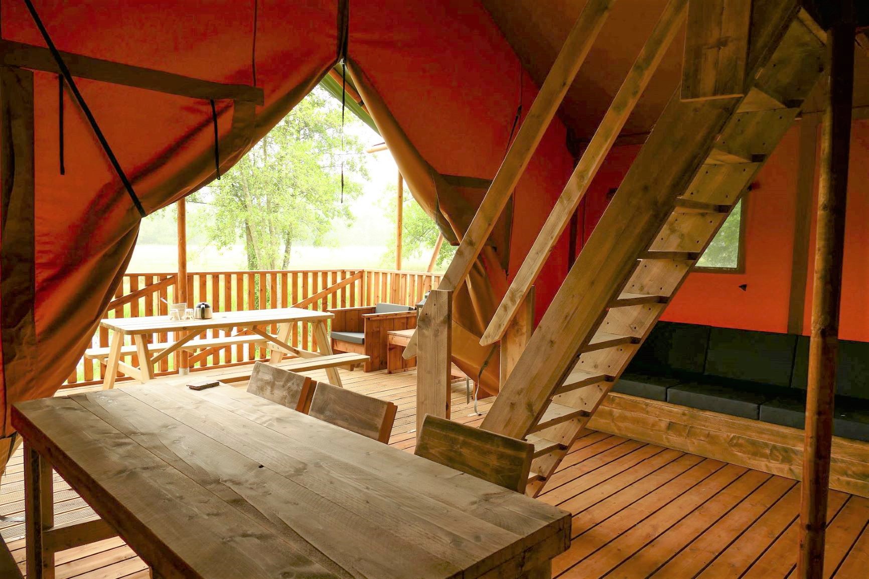 Location - Tente Lodge Safari + 61 M² Avec Terrasse - 2 Chambres - Camping Le Domaine Du Buisson
