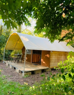 Accommodation - Tent Standard Kibo 20M² (2 Bedrooms) - Without Toilet Block + Sheltered Terrace 8M² - Flower Camping Le Tiradou