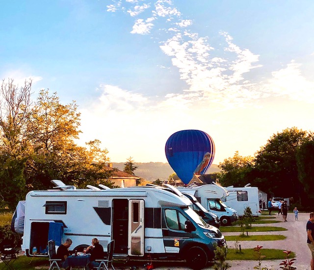 Pitch - Camping Car - Flower Camping Le Tiradou