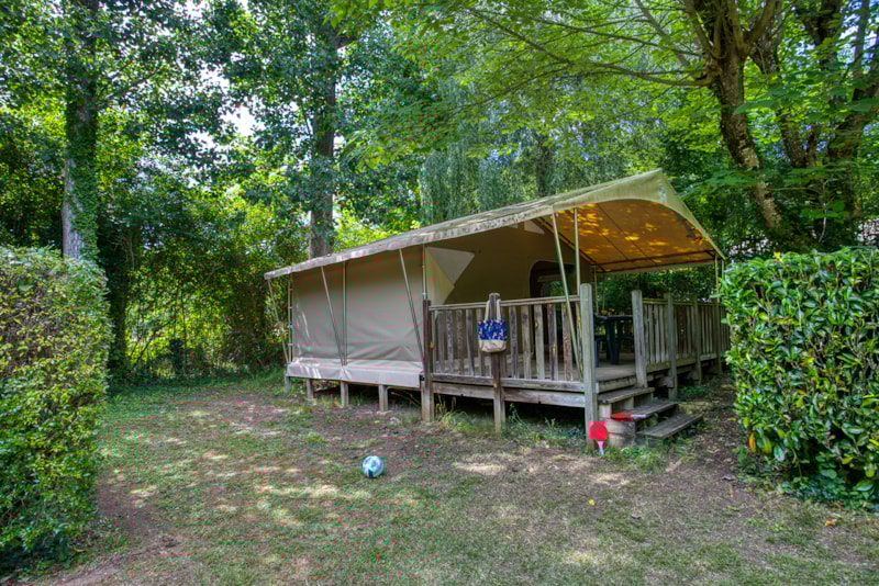 Zelt Standard Canada 30m² (2 zimmer) - ohne Sanitäranlagen + überdachte Terrasse 10m²