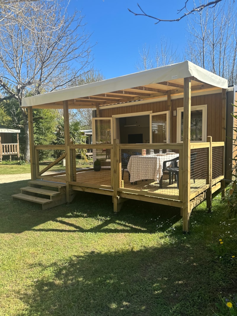 Mobilheim Confort+ Cahita 17,8m² (1Schlafzimmer) + überdachte Terrasse 13,5m².