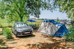 Kampeerplaats(en) - Pitch 2 Umbrellas | 85M² |Water Access + Electricity - - Homair-Marvilla - Camping Saint Avit Loisirs