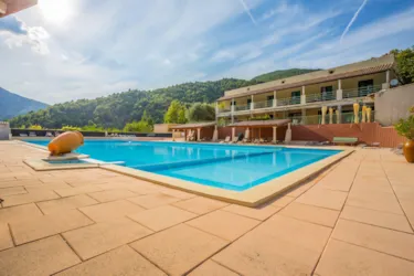 Camping L'Orée de Provence (Sites & Paysages) - image n°2 - Camping Direct